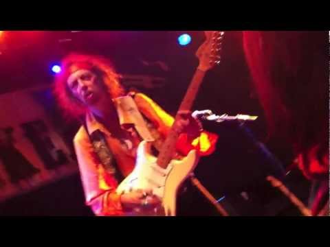 Randy Hansen & Leon Hendrix - Johnny B. Goode - Moonwalker Aarburg (CH) - 11.11.11