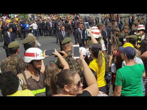 Desfile de 7 de setembro - 2019 - Bolsonaro quebra protocolo.