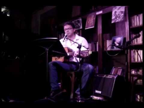 LEOPOLDO KULESZ canta a BRASSENS "Les Passantes"