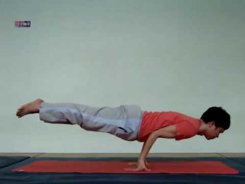 TƯ THẾ CON CÔNG YOGA MAYOORASANA FLV