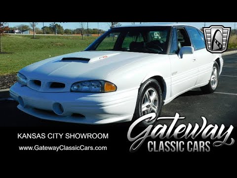 1997 Pontiac Bonneville (CC-1904073) for sale in O'Fallon, Illinois