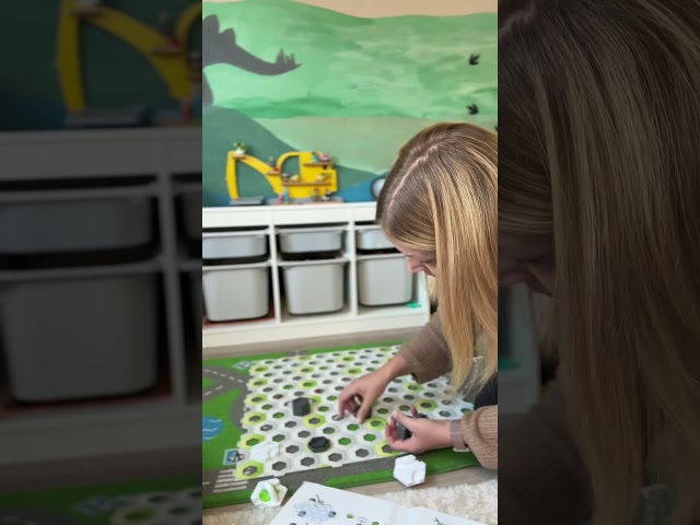 Video teaser for Review - Ravensburger - GraviTrax PRO StarterSet Vertical - Rebecca