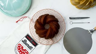 Deluxe Bundt® Cake Keeper Video