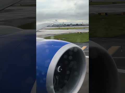 The BEST Spool-Up Sound in Aviation! GE90 on Boeing 777-300ER #shorts