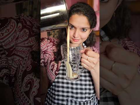 Homemade banana smoothie with just 4 ingredients #healthy #banana #smoothie #drink #ytshorts #yt