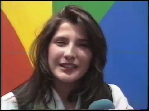 Ana María en la presentación de "Cuestión de suerte", OTI 1994