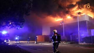 preview picture of video 'Zeer grote brand bij autopoetsbedrijf Grote Tocht Zaandam'