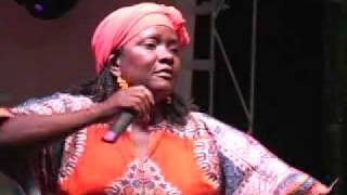 Lourdes Acosta - Plaza de la paz - Congo é.