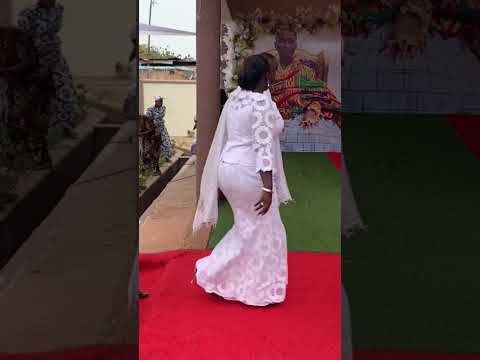Otumfuor’s wife H.E Lady Julia congratulated Asantehemaa on her 6years anniversary #mesduah#otumfuo