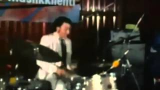 Dr. Feelgood - She does it right (Live in a pub)