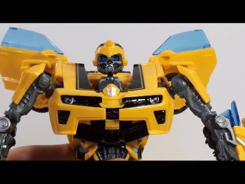 Video review of the Transformers: Hunt for the Decepticons; Battle Blade Bumblebee