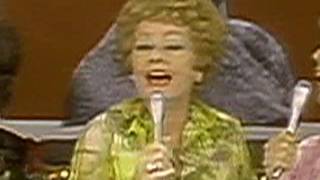 Lucy sings Hey Look Me Over on Dinah Shore Show