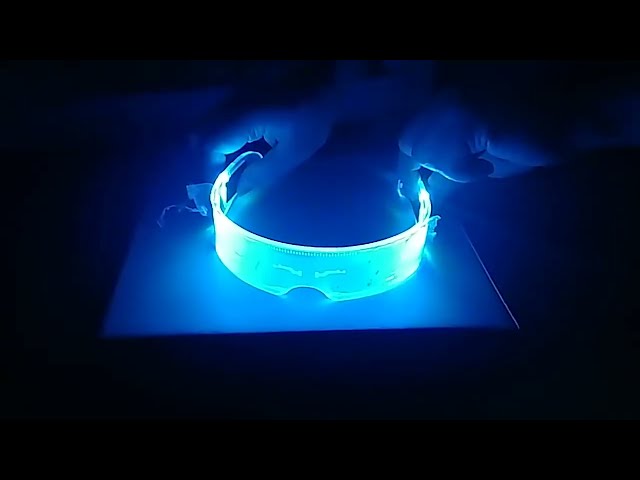 Vídeo relacionado con Gafas de colores LED (Precio Unitario) - Gafas Luminosas LED Baratas Fiestas Bodas - Gafas con luces Neon