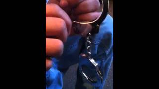 How to pick double lock handcuffs(version 1)