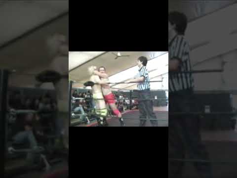 ICW Wrestling a Pisa : Robbie Ellis vs Kobra