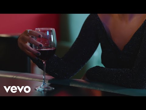 Maddie y Tae - Drinking To Remember
