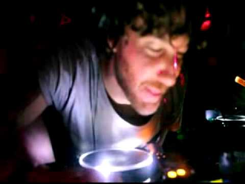 SNOOPY WINTER SATURDAY 25 DICEMBRE 2010 SPECIAL GUEST DJ "NICOLA ZUCCHI"