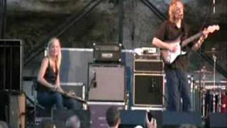 "Key To The Highway" - Sonny Landreth w/ Cindy Cashdollar