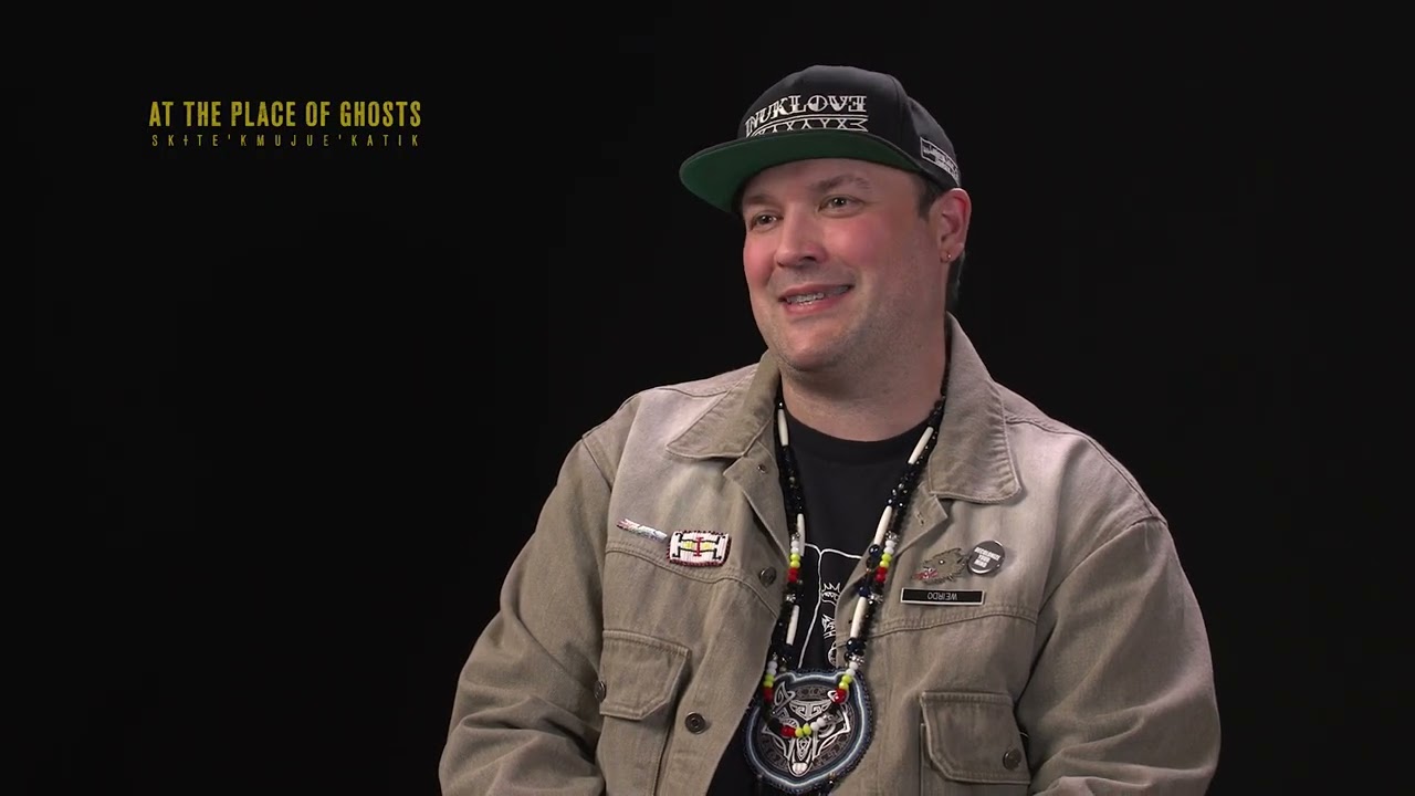 Miniature de la vidéo Director Bretten Hannam Talks At the Place of Ghosts (Sk+te'kmujue'katik) du film Sk+te'kmujue'katik