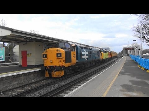 (HD) BR Large Logo 37025 + Colas Rail 37116 storm through Wandsworth Town on 1Q79  9 4 16