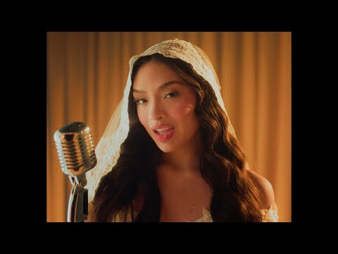 Mia Salinas - Amor a la Antigua (Video Oficial)