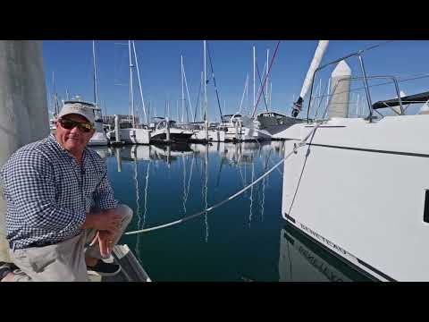 BENETEAU Oceanis 34.1 Walkthrough By South Coast Yachts