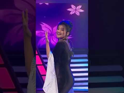 Roshel Rogers dancing