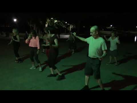 Israeli dances at Beaver Lake with Maurice Perez