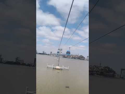 El teleférico en Guayaquil, Ecuador cruzando el rio Guayas. #Recorridos #Viajes