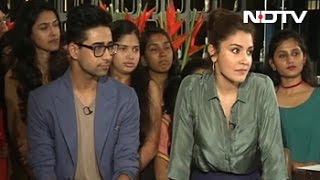 When Anushka And Suraj Spoke With An Accent video