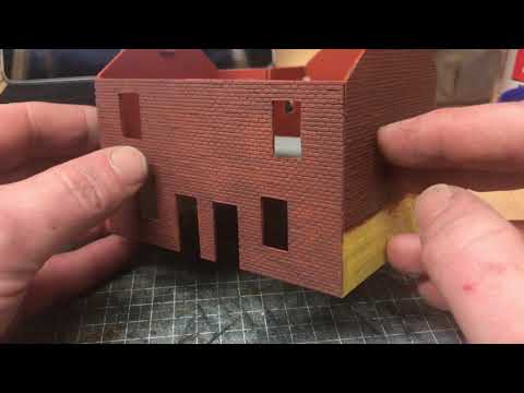 Building A OO Gauge Model Railway: Modelling Techniques - Painting Embossed Brick Work