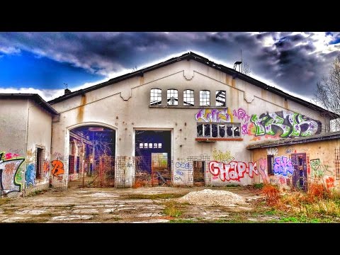 Verlassene Orte ~ Zerfallendes Bahnbetriebswerk ~ Lost Places 74 ~ 03/2014