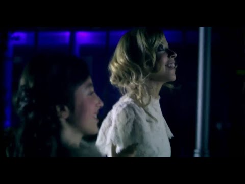 Videoclip de La bienvenue — Najoua Belyzel