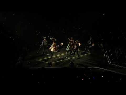 BTS (방탄소년단) Berlin (베를린) - DNA - Love Yourself Tour - Live 2018 -16.10.18