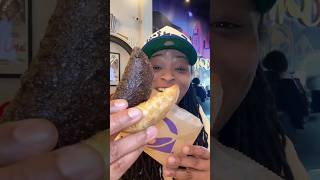 Taco Bell’s NEW Chocolate Fudge &amp; Caramel Empanadas?! 😲