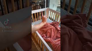 NO blankets in the crib! 🙅‍♀️