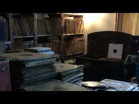 Who Stole the Lock…. By… The Rhythmakers.  1940