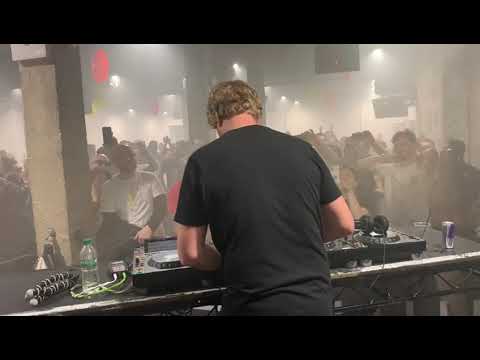 2023-04-06 - John Digweed Playing "Aubrey Fry - The Loop" (Extra Vaganza AF mix) London E1