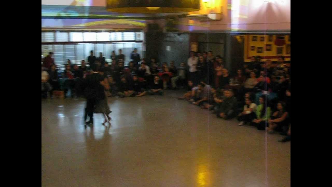 Video thumbnail for EZEQUIEL FARFARO y CORINA HERRERA en ¡Viva la Pepa! milonga (Domingos en Malcolm) 3/4