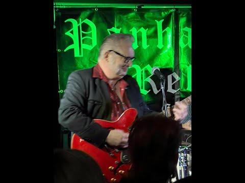 ELLIS AND THE ANGRY TEENS