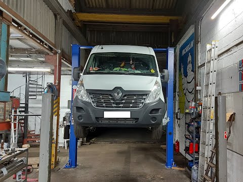 AS 6240TA Twin Hydraulic Ram, Clear Floor, 2 Post Lift