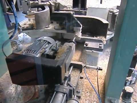 CM3 S.R.L  CLR6 macchina fresatura foratura legno  CNC caricamento automatico