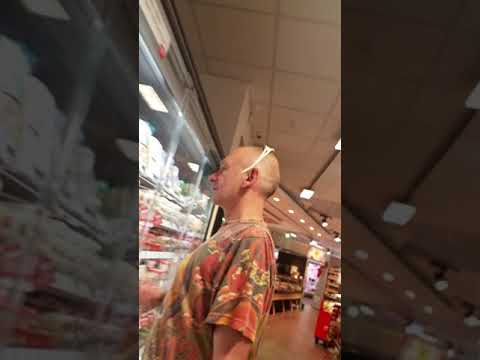 Mixmaster Morris and Grains of Sound grocery shopping in Berlin