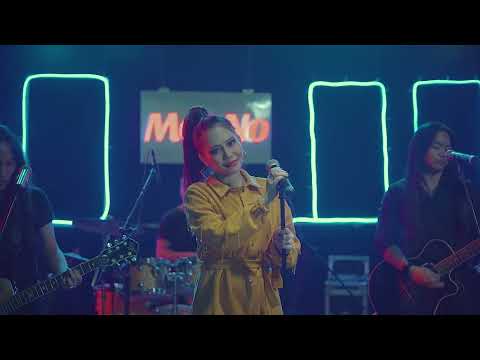 Mee No + John Sue + Pyae Phyo - သူငယ်ချင်း [Live Performance]