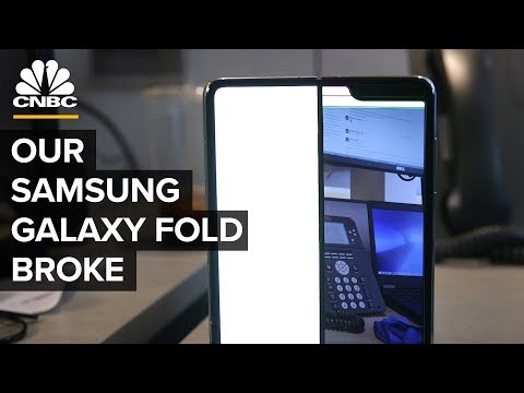 Our Samsung Galaxy Fold Broke After Two Days