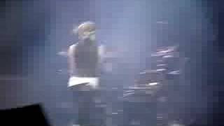 Hilary Duff singing Mr James Dean in Hamilton