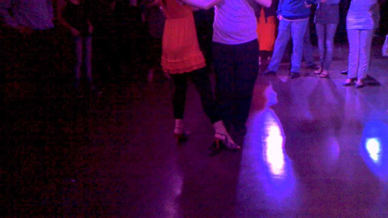 Hernán Prieto y Daniela Roig, clase de tango en La Viruta (01-09-2011)