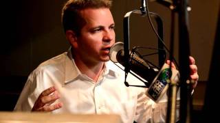 Michael Berry reacts to Lee Greenwood&#39;s &quot;God Bless You, Canada&quot;