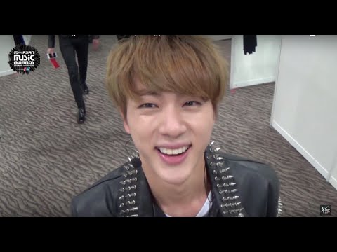 MAMA 2015 Backstage: BTS' Jin "Freestyle Aegyo"