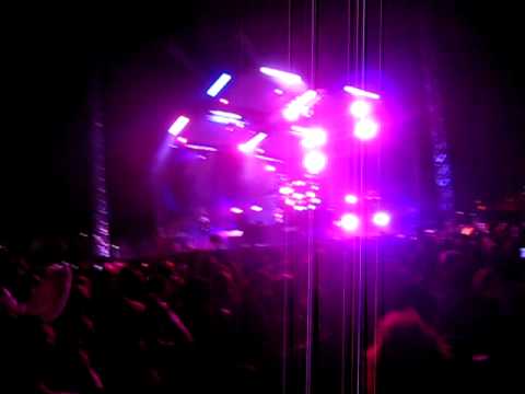 Murk (Oscar G and Ralph Falcon) Live @ Monster Massive 2009:  "Dark Beat (Addicted to Drums)"